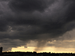 Approaching Storm w Virga